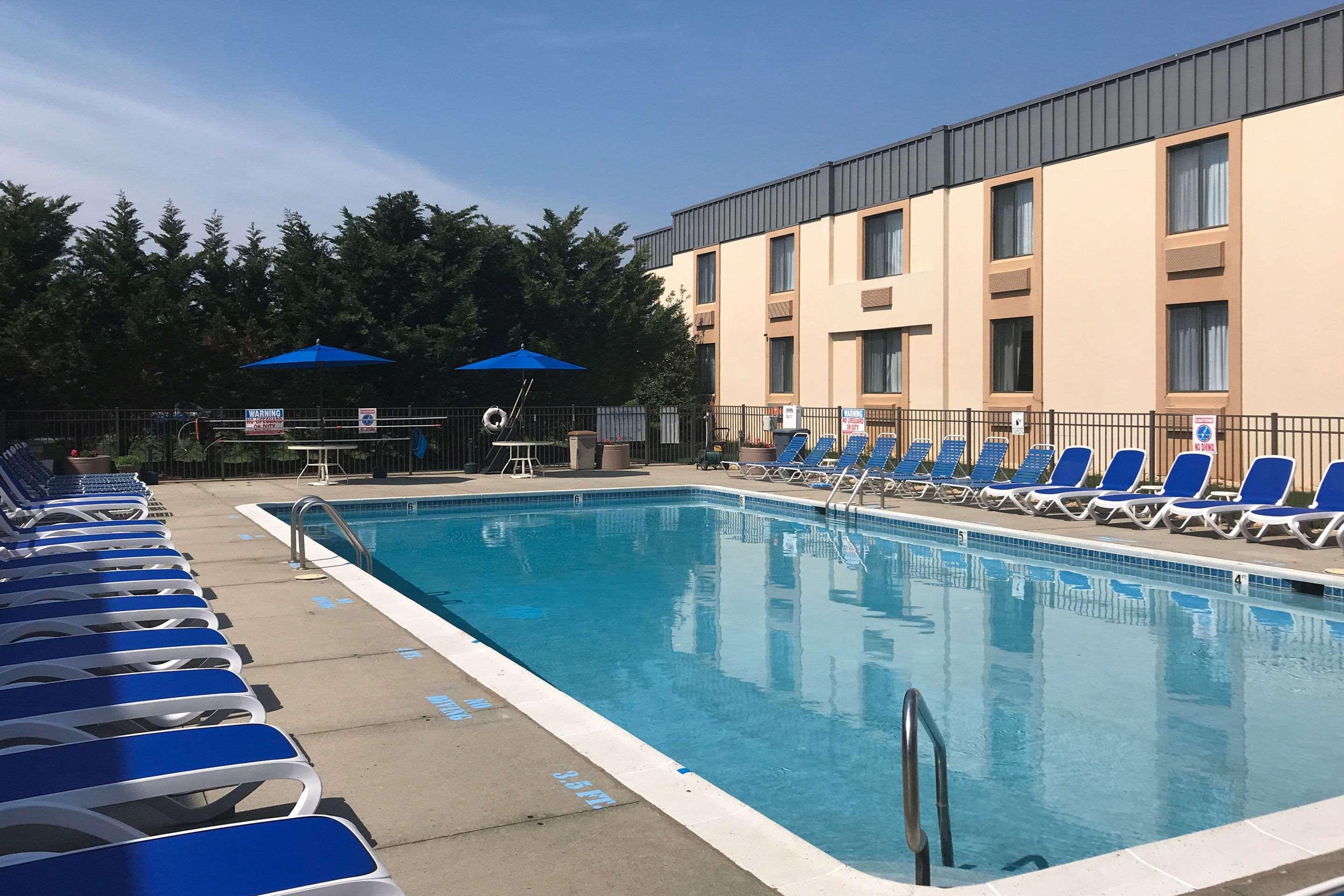 Clarion Hotel & Conference Center Toms River Exterior photo